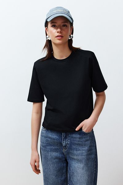 Trendyol Collection Black 100% Single Jersey Padded Crop Knitted T-Shirt TWOSS24TS00122