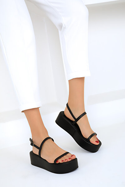 SOHO Dámské černé sandály 17872