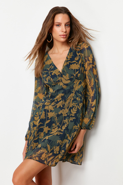 Trendyol Collection Többszínű virágmintás A-vonalú V-nyakú, bélelt sifon ruha TWOAW24EL00320