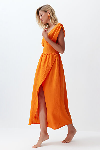 Trendyol Collection Oranžové maxi tkané plážové šaty s rozparkem TBESS24EL00063