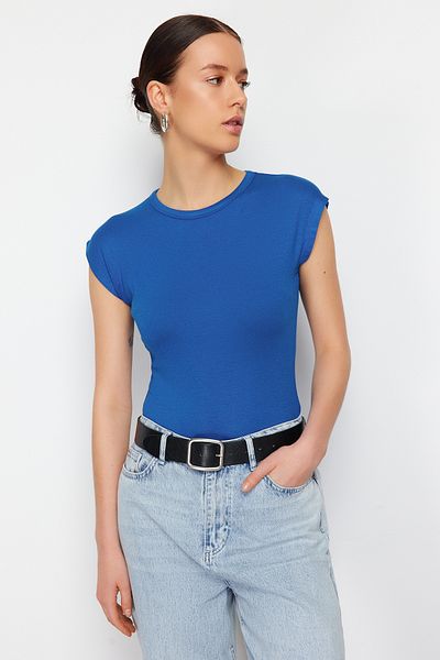 Trendyol Collection Saks Hochwertiger Viskose-/Weichstoff, körperbetonte Stretch-Strickbluse mit Mondärmeln TWOSS23BZ00992