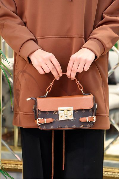 Armine 359 Women's Handbag Brown