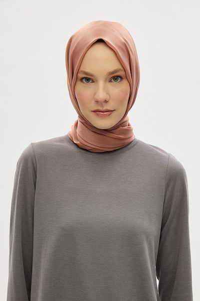 Mira İpek Εσάρπα