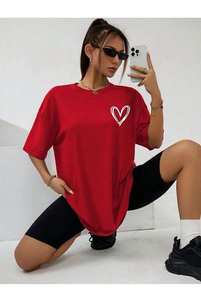 khufu Tricou oversize cu inimă roșie imprimat cu croiala relaxată