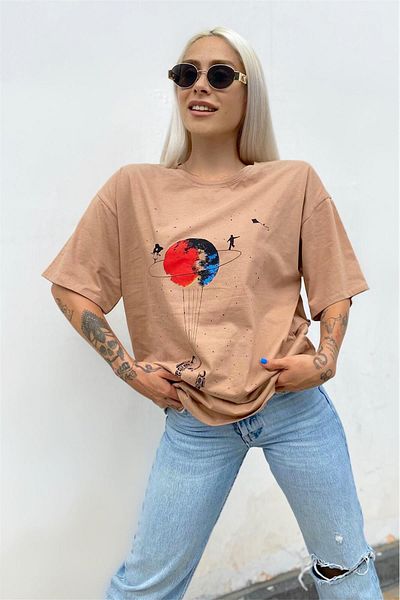 Swist T-shirt z nadrukiem taupe Saturn