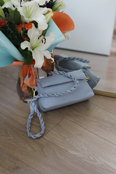 Moom Bag Women's Baby Blue Knitted Handle Soft Textured Drawstring Shoulder Bag