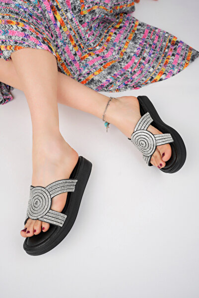 meyra'nın ayakkabıları Γυναικείες μαύρες ασημί παντόφλες