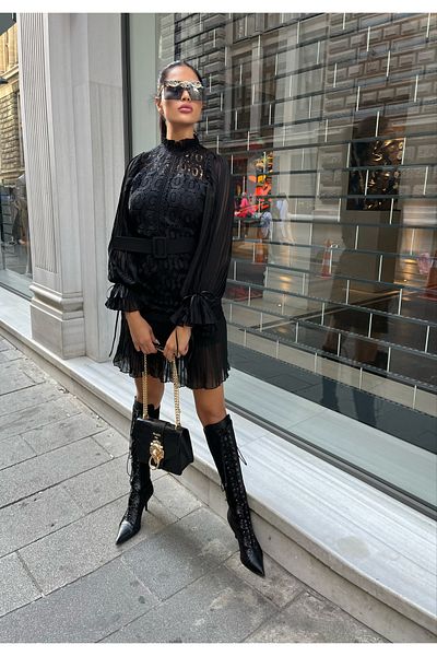 1Moda1Tarz Γυναικείο φόρεμα με μαύρη βάση γιακά Guipure & δαντέλα μανίκια και φούστα με πλισέ λεπτομέρεια φόδρα με ζώνη