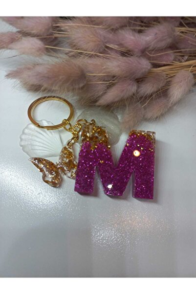 demirbasavm سلسلة مفاتيح مصنوعة يدويًا من الإيبوكسي بحرف M