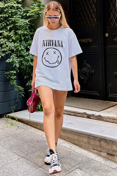 Swist Weißes New Nirvana bedrucktes Oversize-Damen-T-Shirt