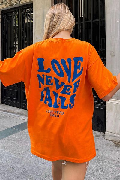 Swist Πορτοκαλί Love Never Back Γυναικείο μπλουζάκι με στάμπα Oversize