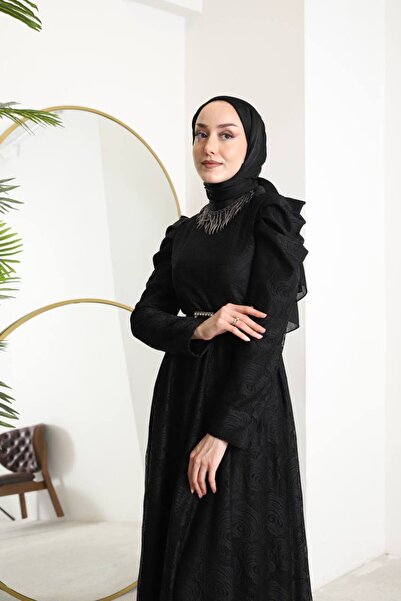 She Olive φόρεμα από τούλι με λεπτομέρεια με πιέτες στο μανίκι μαύρο