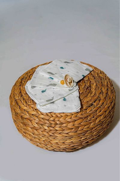 Lisara Baby Mouth wipes muslin organic 4 pcs Whale pattern