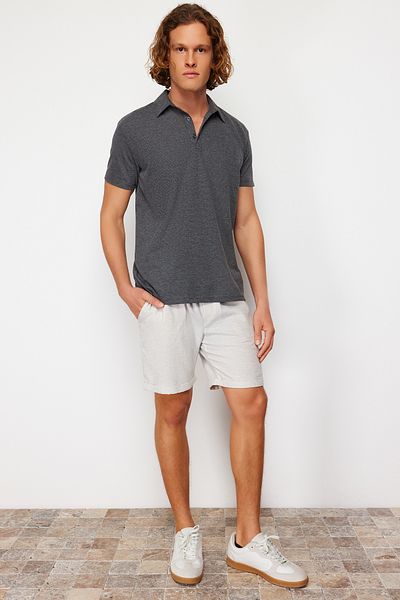 Trendyol Collection Graue kurze Shorts mit normaler Passform - Gummibund TMNSS22SR0020