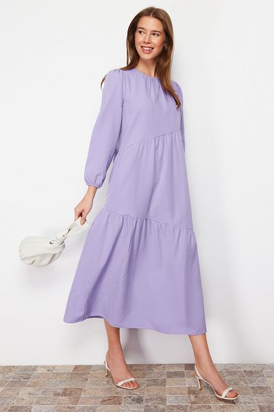 Trendyol Modest Fliederfarbenes, detailliertes, gewebtes Baumwollkleid mit weitem Schnitt TCTSS21EL3470