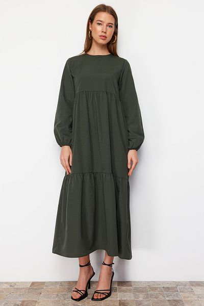 Trendyol Modest Khakifarbenes, gewebtes Baumwollkleid mit weitem Schnitt und Raffung TCTSS21EL3406