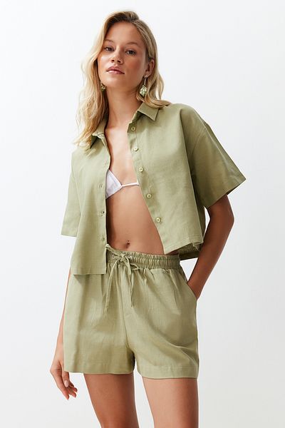 Trendyol Collection Zöld vászon szőtt ingek és rövidnadrágok strandkészlet - TBESS24AU00054