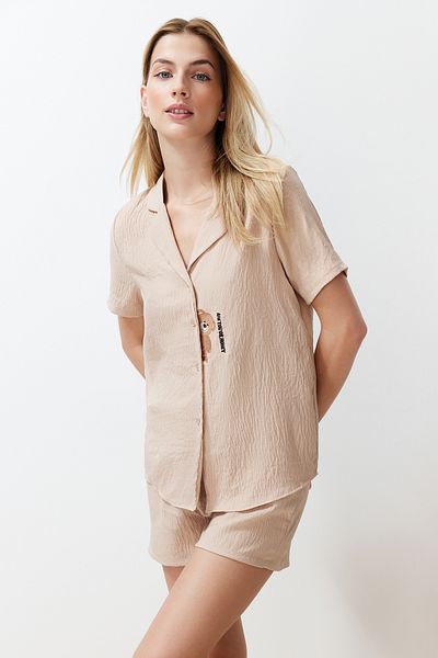 Trendyol Collection Σετ υφαντών πιτζάμες με μπεζ σορτς αρκουδάκι THMSS24PT00182