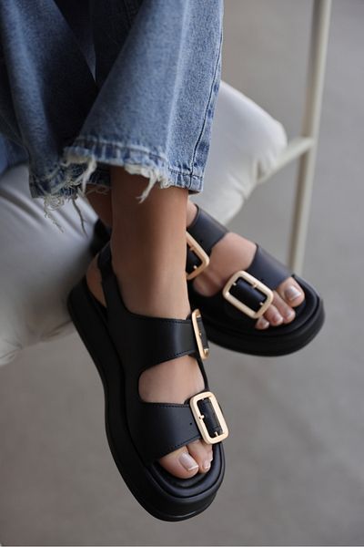 selinshoes صندل نسائي من Minella بإبزيم مزدوج - أسود
