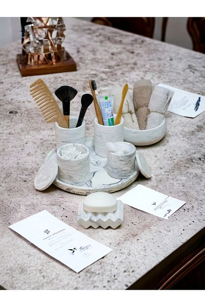 Trust Stone Σετ μπάνιου από σκυρόδεμα Marble Series με δίσκο, βαμβακερή πετσέτα και σαπουνάδα