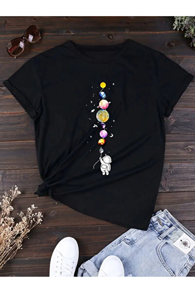 GALASHOP تي شيرت برقبة مطبوع عليه رائد فضاء وكوكب