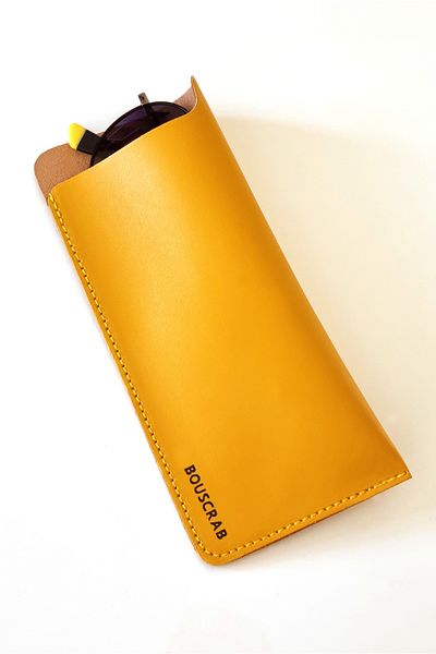 bouscrab Vegan Leather Glasses Case 17x8 cm Lightweight and Compact Design - Sunglasses Reading Glasses