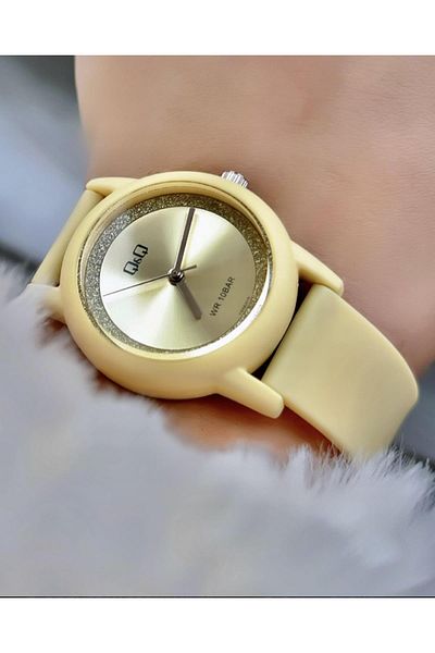 Q&Q Women's Waterproof Plastic Cord Wristwatch