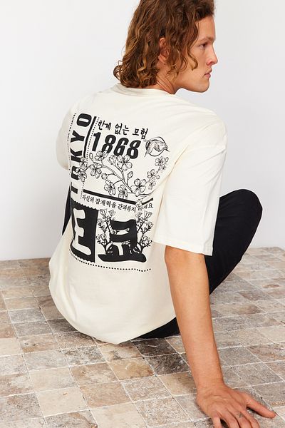 Trendyol Collection Stone Oversize/Wide Cut Far East bedrucktes Kurzarm-T-Shirt aus 100 % TMNSS23TS00170