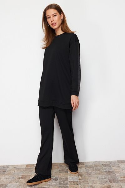 Trendyol Modest Σετ φόρμας με λεπτομέρεια πλεκτή μαύρη ρίγα TCTAW23EN00049