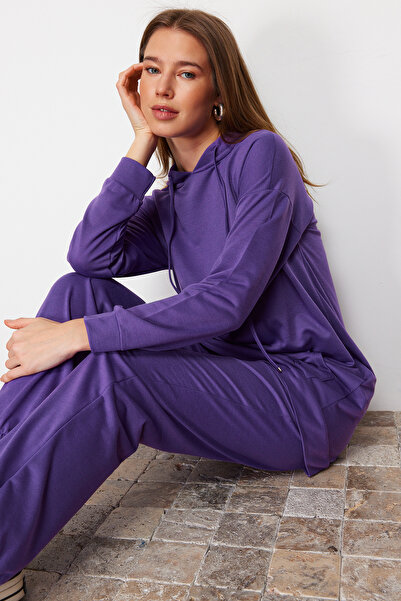 Trendyol Modest Σετ φόρμας με μωβ κεντημένη υπερμεγέθη κουκούλα - Καγκουρό Pocket TCTSS21EM0085