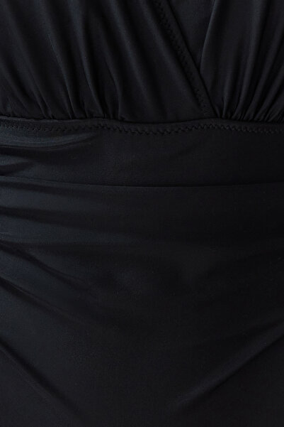 Trendyol Collection Μαύρο μαγιό με βαθύ V λαιμό ντραπέ με κανονικό πυρήνα TBESS24MA00144