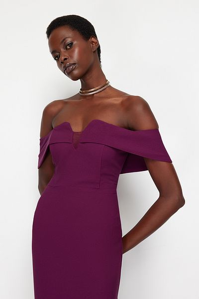 Trendyol Collection Fialové vypasované tkané dlouhé večerní šaty TPRSS24AE00007
