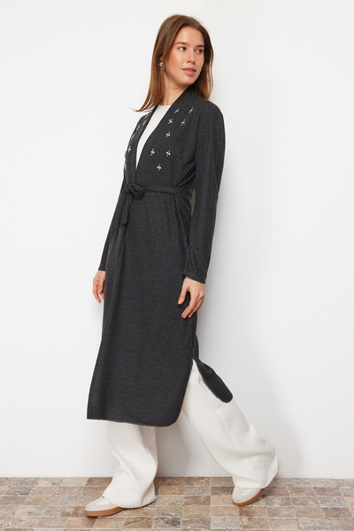 Trendyol Modest Kšiltovka & Ferace z antracitového kamene TCTSS24KF00017