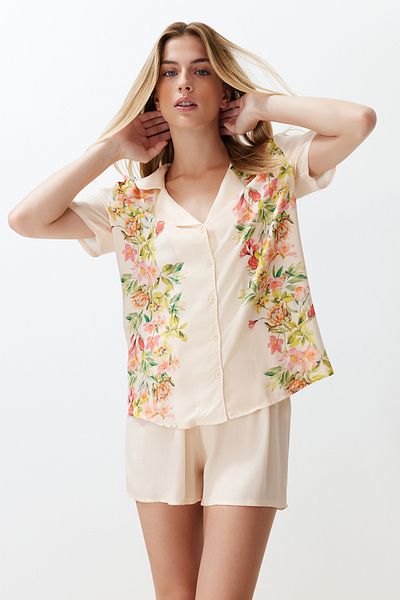 Trendyol Collection Ecru květinové viskózové tkané pyžamové šortky THMSS24PT00131