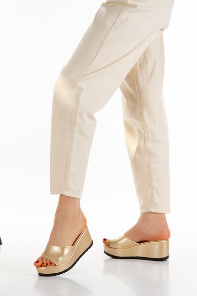 Melacomfort Comfort Women's Padded Gold Slippers