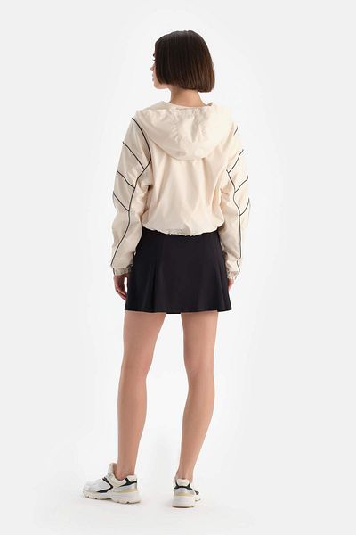 Dagi Women's Raincoat - White with Piping Detail