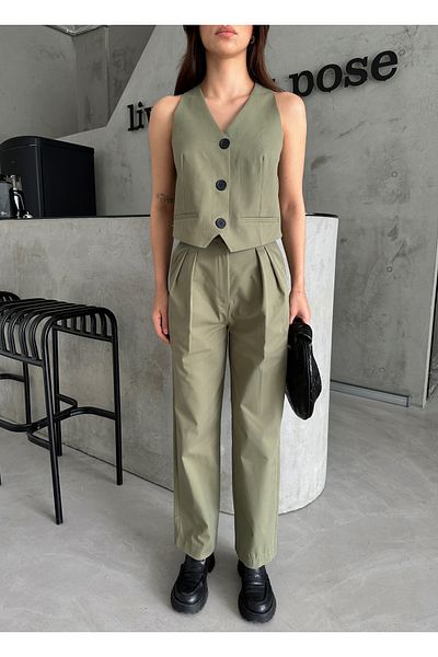 Laluvia Khakifarbenes Set mit Weste und maskuliner Hose mit Detail auf der Rückseite