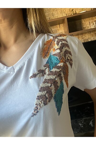 Cardella V izrez 100% pamuk majica sa vezom u obliku listova i šljokicama