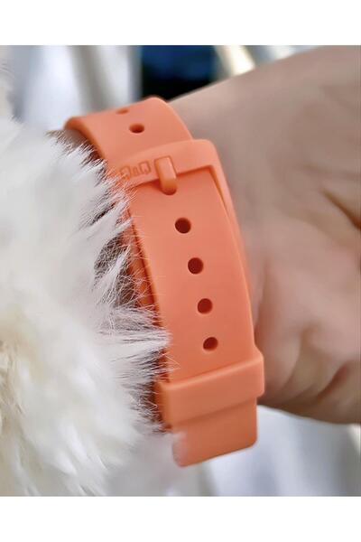 Q&Q  Kadın Su Geçirmez Plastik Kordon Kol Saati