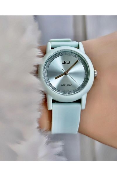 Q&Q Women's Waterproof Plastic Cord Wristwatch