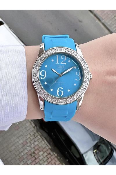 Q&Q  Women's Plastic Cord Wristwatch