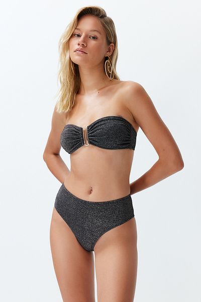 Trendyol Collection Hochwertiger schwarzer trägerloser brasilianischer Bikini mit Glitzer - Accessoire-Set TBESS24BT00054
