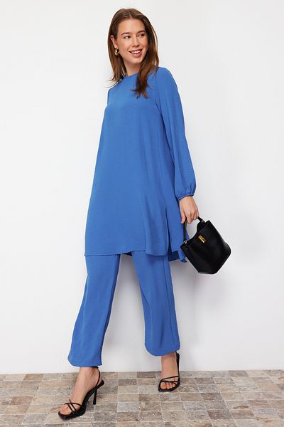 Trendyol Modest Indigoblaues Aerobin-Set aus Tunika und Hose mit elastischen Ärmeln und weitem Bein, gewebt TCTSS22US0023