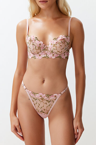 Trendyol Collection Rózsaszín virágos Brode kötélpántos sapka nélküli kötött fehérnemű szett THMSS24CC00011