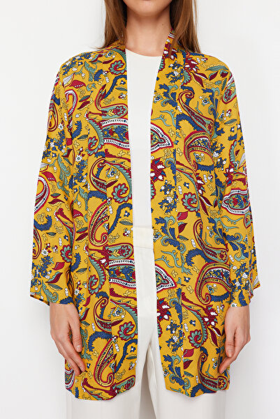 Trendyol Modest Žlutá paisley vzorovaná viskózová kimona a kaftan TCTSS21KK0004
