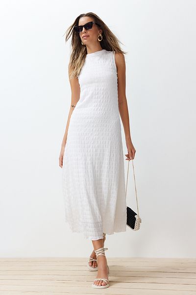 Trendyol Collection Λευκό μονόχρωμη υφή A-line/Bell Form Crew Neck Texture Maxi φόρεμα TWOSS24EL00683