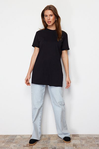 Trendyol Modest Basic Schwarzes T-Shirt - 100% Baumwolle, Kurzarm, Schlitz TCTSS21TN0056
