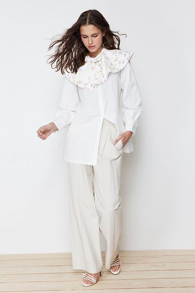 Trendyol Modest Ecru velký vyšívaný dětský límec bavlněná tkaná košile TCTSS24TG00025
