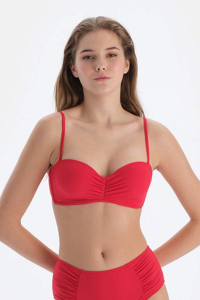 Dagi Bedecktes trägerloses rotes Bikinioberteil
