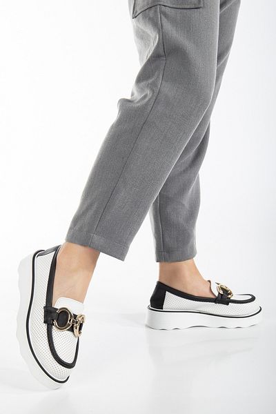 Tonny Black Women's White Black Comfortable Fit Front Buckle Thick Sole Loafer